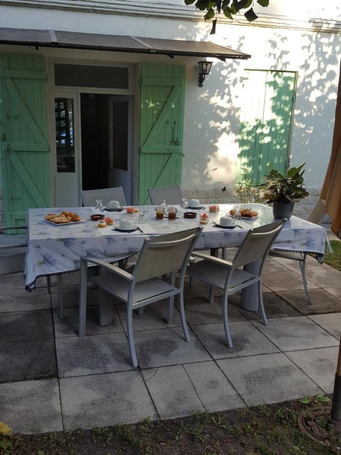 Chez Alexandra Bed & Breakfast Louchats ภายนอก รูปภาพ